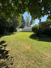 7329 Chestnut St in Fairview, PA - Foto de edificio - Building Photo
