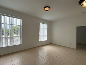 7420 W 20th Ave in Hialeah, FL - Building Photo - Building Photo