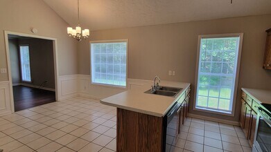 201 Bent Oaks Dr in Jackson, TN - Building Photo - Building Photo