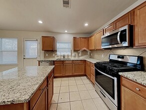 2822 Woodspring Forest Dr in Houston, TX - Foto de edificio - Building Photo