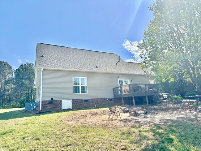 2366 Tuckaway Rd in Rock Hill, SC - Foto de edificio - Building Photo