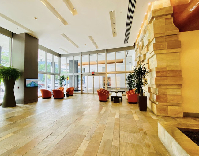 55 SE 6th St, Unit 4108 in Miami, FL - Building Photo - Building Photo