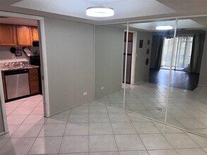 3670 Inverrary Dr in Lauderhill, FL - Foto de edificio - Building Photo