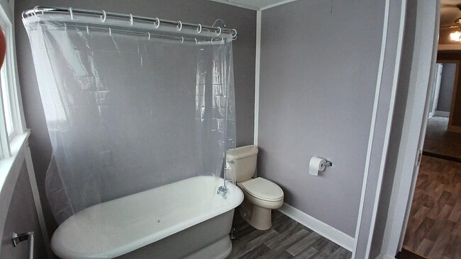 679 Ohio Ave, Unit 2 in Salem, OH - Building Photo - Building Photo