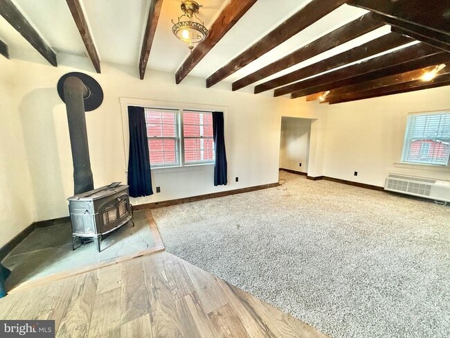 property at 10622 Belmont Blvd