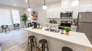 South Warner St in Tacoma, WA - Building Photo - Building Photo