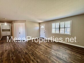 7891 Corona Ave in Hesperia, CA - Building Photo - Building Photo