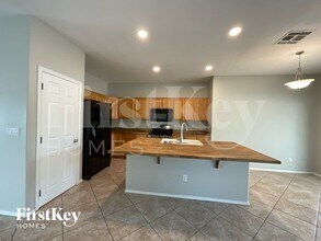 13278 W Edgemont Ave, Unit 1005 in Goodyear, AZ - Building Photo - Building Photo