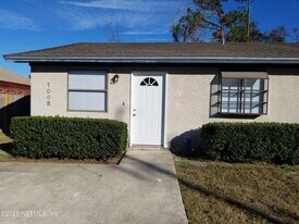 1065 Stocks St in Atlantic Beach, FL - Building Photo