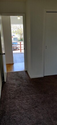 605 N Wolf Rd photo'