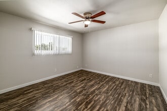 The Hamilton Apartments in Costa Mesa, CA - Foto de edificio - Interior Photo