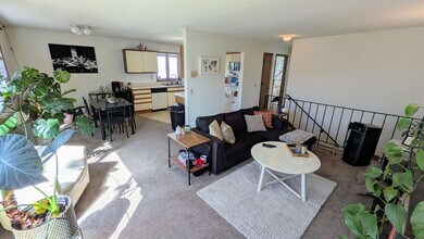 815 Weeks Ave SE in Minneapolis, MN - Building Photo - Building Photo