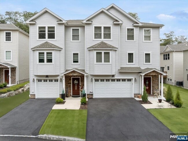 property at 6 Stanley Wy