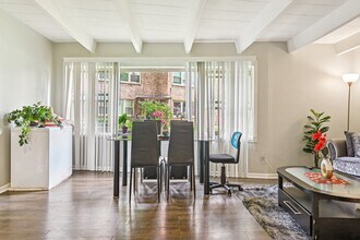 2142 W Rosemont Ave in Chicago, IL - Building Photo - Building Photo