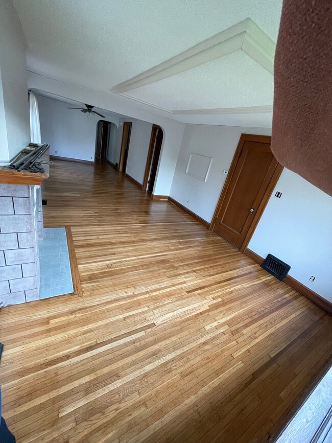 112 Culver Rd, Unit Lower Apartment