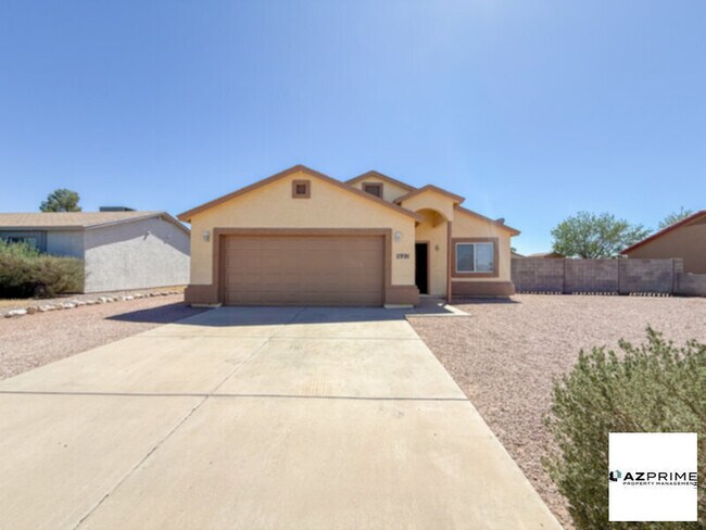 11991 W Cabrillo Dr in Arizona City, AZ - Building Photo - Building Photo