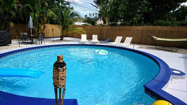 1208 NW 1st Ave in Fort Lauderdale, FL - Building Photo - Building Photo