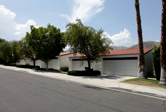 Atrium Villas in Palm Desert, CA - Building Photo - Building Photo