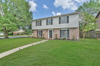 7003 Huntbrook Dr in Spring, TX - Building Photo - Building Photo