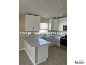 4215 SW 7th Pl in Cape Coral, FL - Building Photo - Building Photo