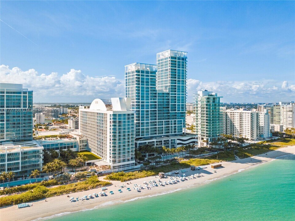 6801 Collins Ave, Unit 920 in Miami Beach, FL - Building Photo
