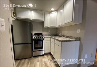 214 E Division Ct in Tacoma, WA - Building Photo - Building Photo