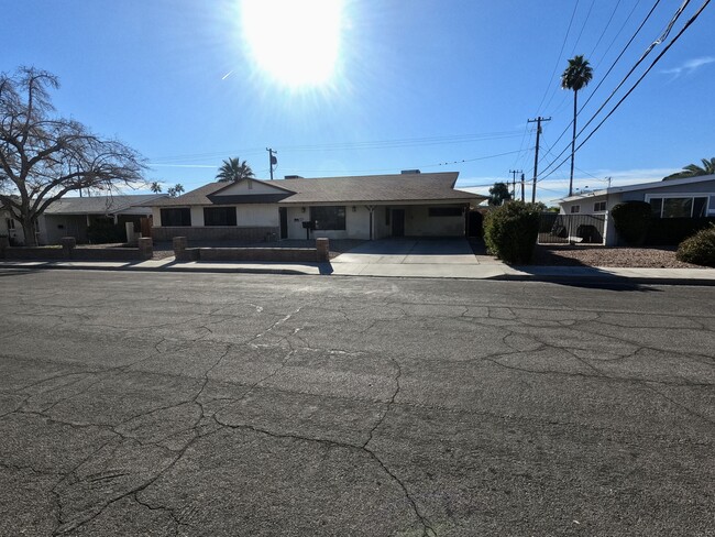 604 Bonita Ave in Las Vegas, NV - Foto de edificio - Building Photo