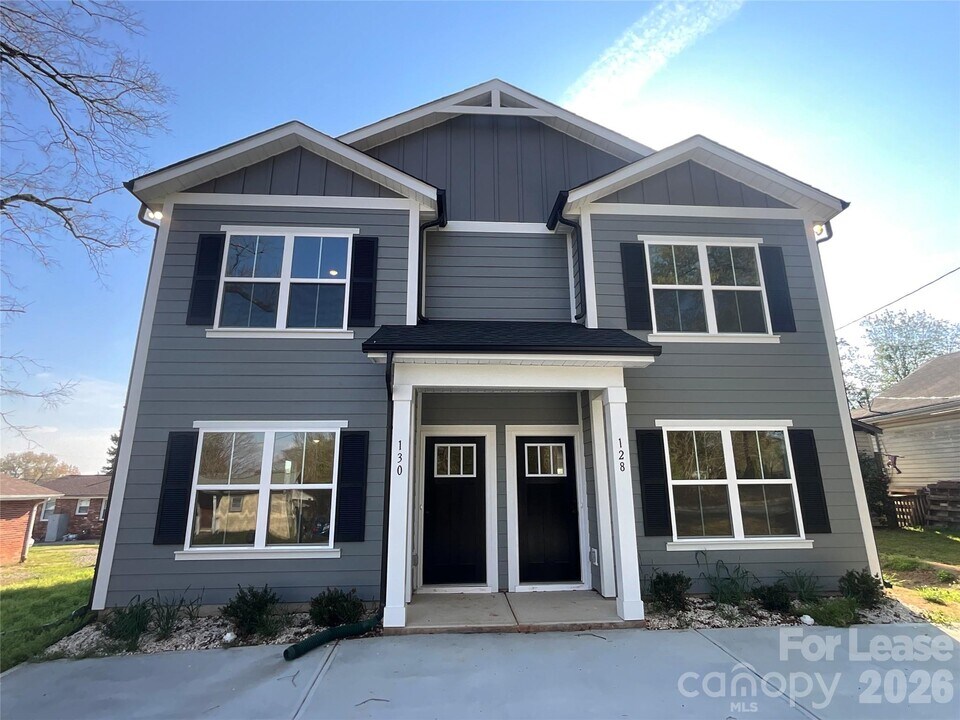 128 18th St NW in Hickory, NC - Building Photo