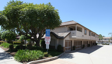 Charter Oaks in Covina, CA - Foto de edificio - Building Photo