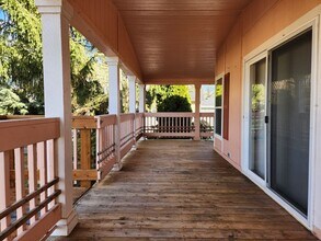 31828 Hydrangea Ln in Tangent, OR - Building Photo - Building Photo