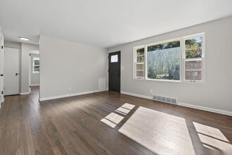 4604 Saratoga St in Omaha, NE - Building Photo - Building Photo