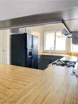 3911 Tatiana St in Las Vegas, NV - Building Photo