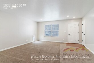 1033 S 1050 W in Woods Cross, UT - Foto de edificio - Building Photo
