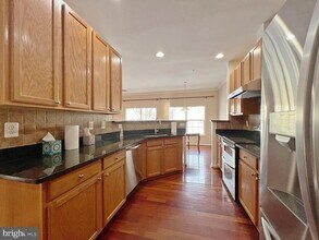 13429 Rising Sun Ln in Germantown, MD - Building Photo - Building Photo