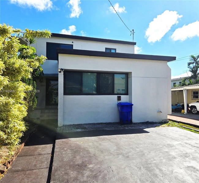 323 SW 31st Ct in Miami, FL - Foto de edificio - Building Photo