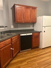 5955 Bentley Way in Cumming, GA - Foto de edificio - Building Photo