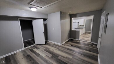 4131 Mellis Dr in Indianapolis, IN - Building Photo - Building Photo