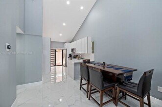 9046 NW 121st Terrace in Hialeah Gardens, FL - Building Photo - Building Photo