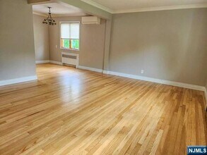 451 Berkshire Rd in Ridgewood, NJ - Building Photo - Building Photo