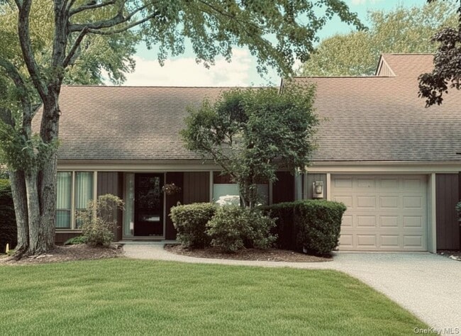 property at 957 Heritage Hls