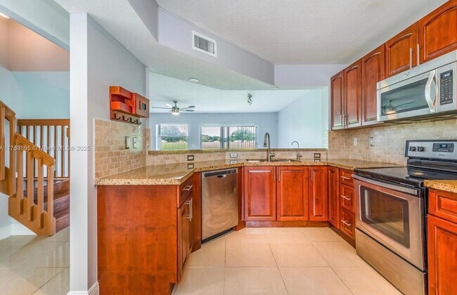 8147 Southgate Blvd in North Lauderdale, FL - Building Photo - Building Photo