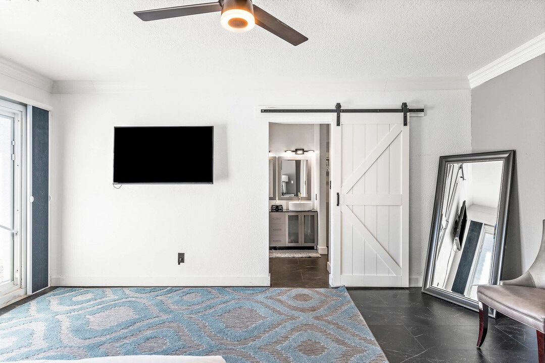 12201 N 58th Way in Scottsdale, AZ - Building Photo