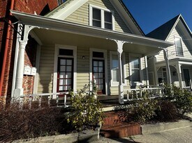 418 Broad St in Nevada City, CA - Building Photo