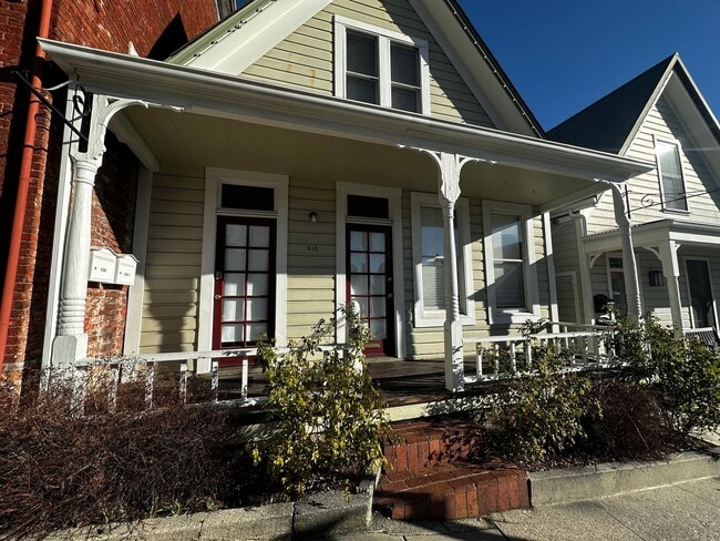 418 Broad St