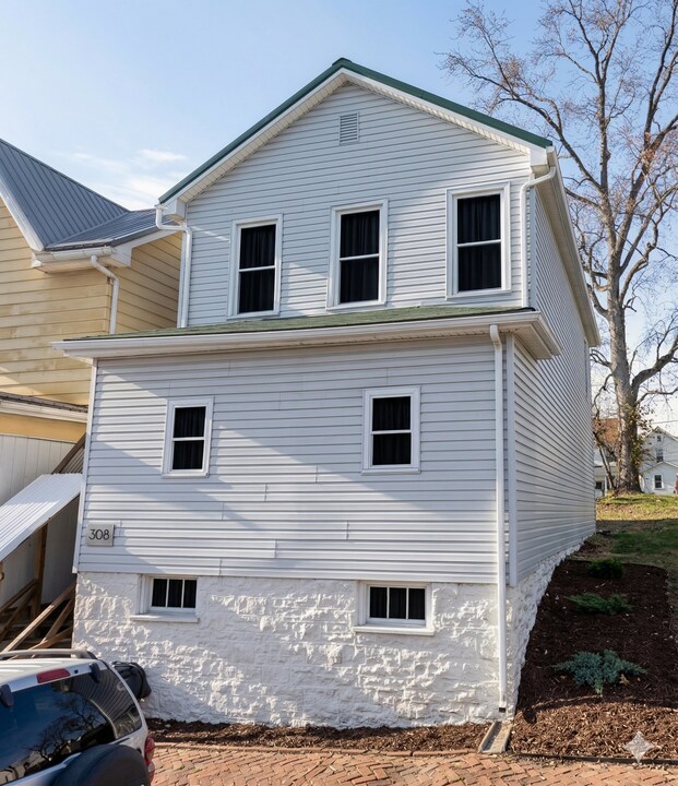 308 Walnut Ave in Altoona, PA - Building Photo