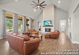 451 Stone Lp in Castroville, TX - Building Photo - Building Photo