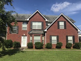 501 Gonzaga Cir in Hampton, GA - Building Photo