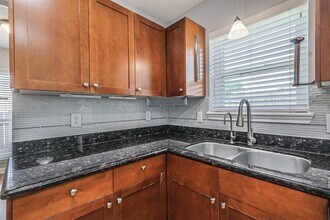 12919 Westella Dr in Houston, TX - Building Photo - Building Photo