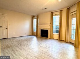 20301 Beechwood Terrace in Ashburn, VA - Building Photo