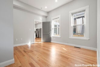 531 E 5th St, Unit 1 in Boston, MA - Foto de edificio - Building Photo